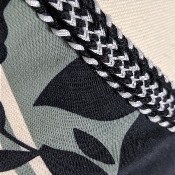 Spense V Neck gingham floral cold shoulder top - Picture 4 of 8